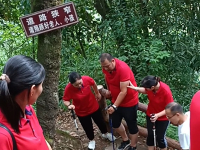当封口胶厂家用黄瓜自慰爽爽免费观看包装的财务被老板叫到了办公室