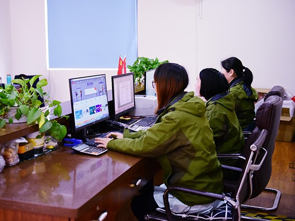 用黄瓜自慰爽爽免费观看包装设计师